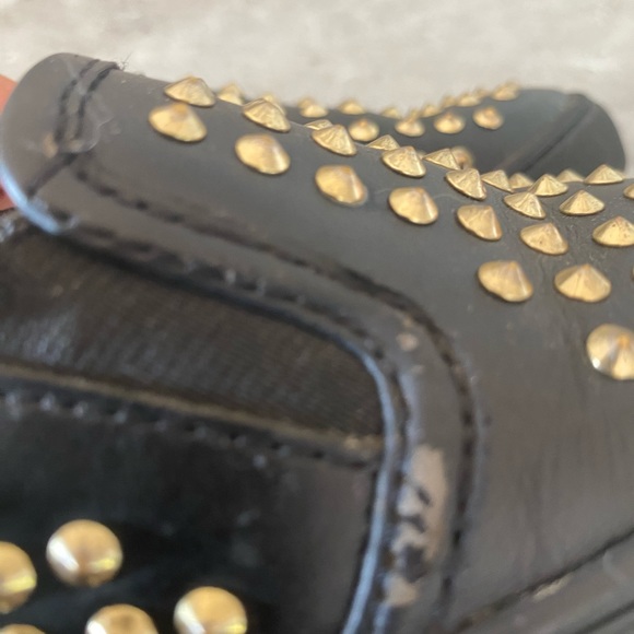 AKID Liv studded shoe size 8 kids GUC - Picture 2 of 6